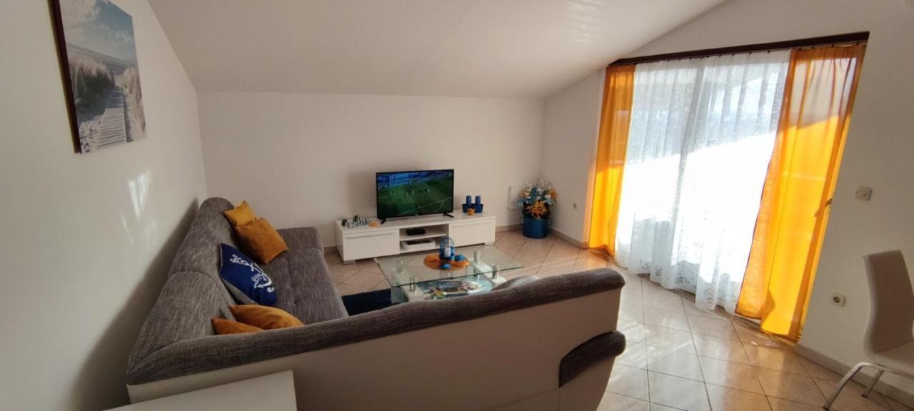 Lorena Apartment *
